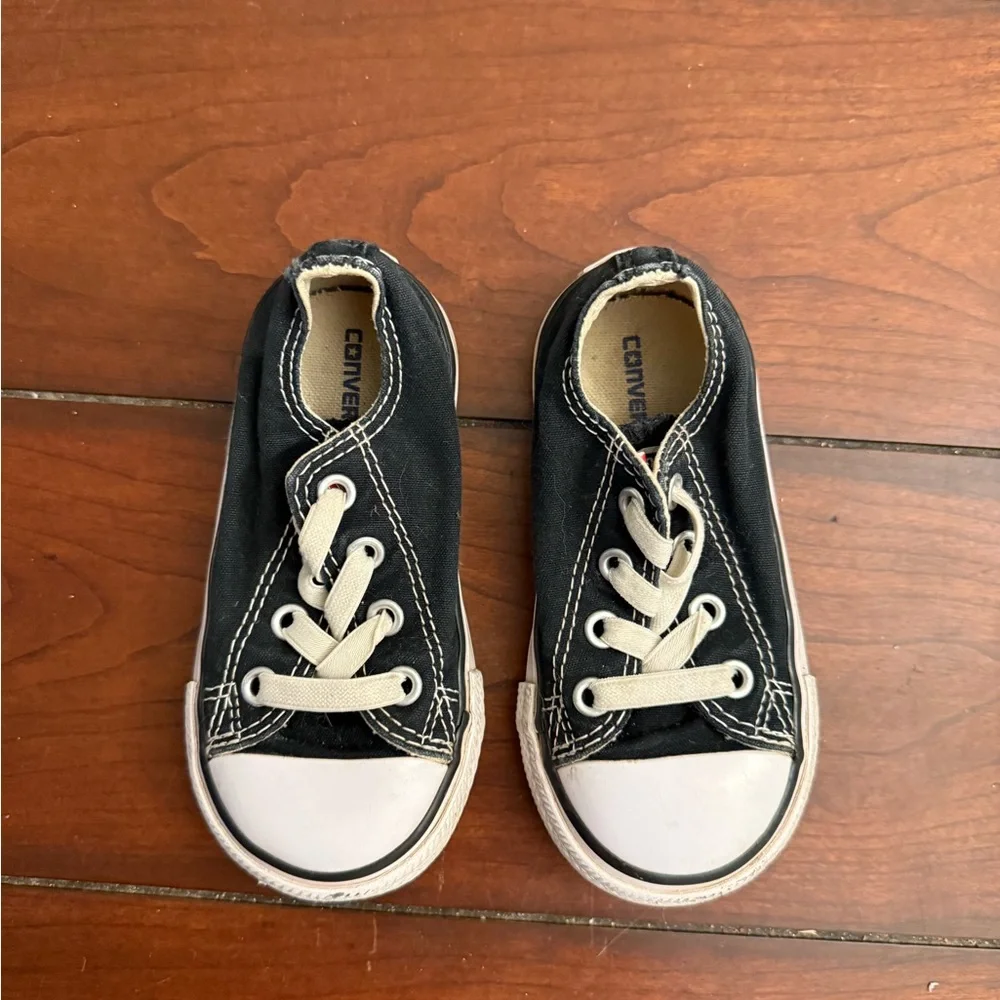 Converse Black‎ and White Sneakers Classic Canvas Design
